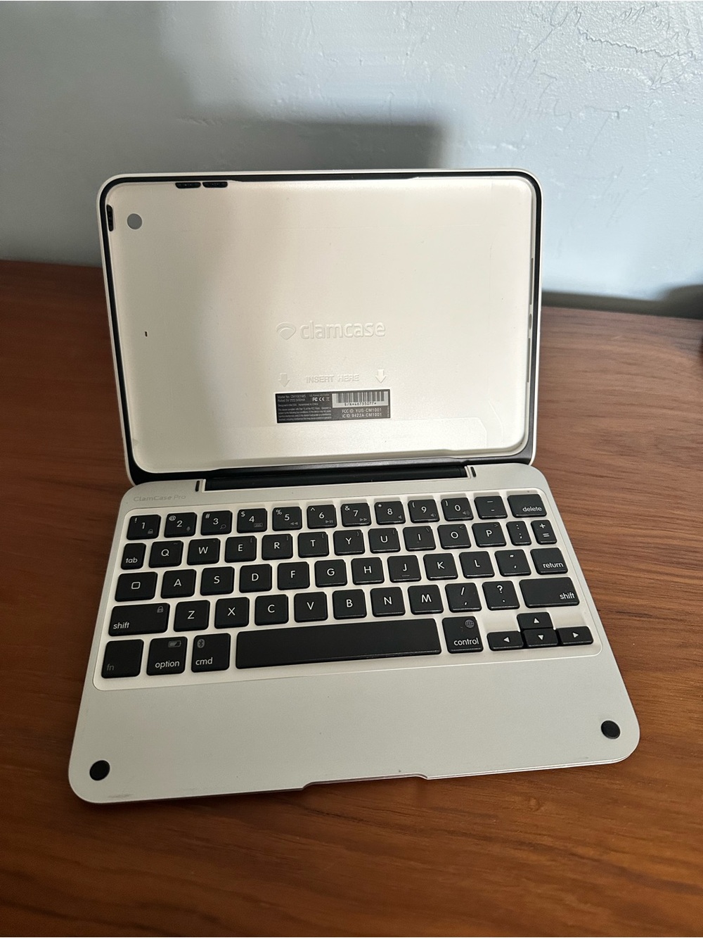ClamCase Pro CM1001WS Mini iPad Apple Bluetooth Keyboard Case